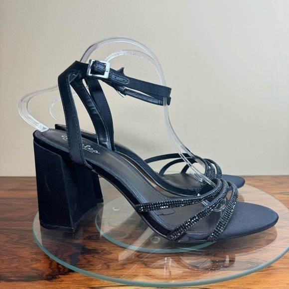 CHARLES DAVID Rheanna Heeled Sandal In Black - Picture 5 of 15